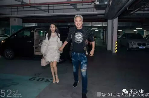 张庭夫妇旗下的微商成员,张庭的微商团队有多大