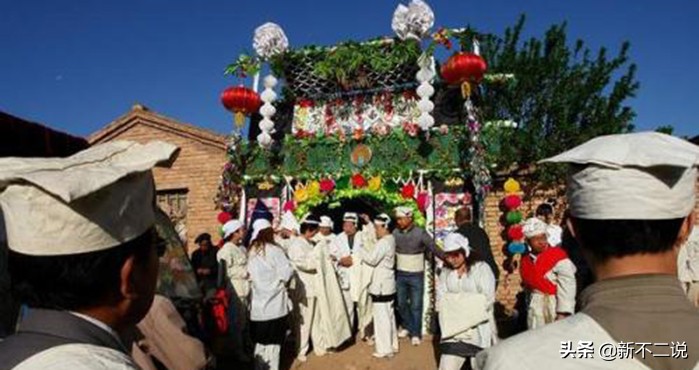 分享一下西北民族的丧葬礼仪风俗,我国七种各具特色的丧葬方式