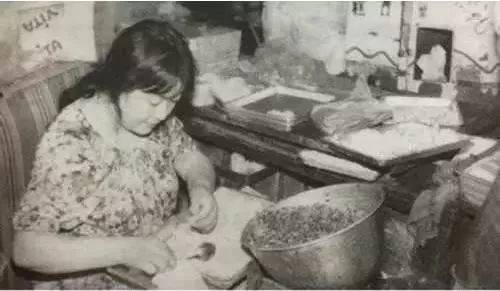 从摆地摊卖零食到开店,从摆摊到开连锁店