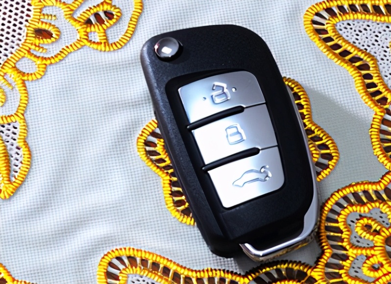 车钥匙丢了怎么办寻找车钥匙妙招,无钥匙启动汽车的钥匙丢了怎么配
