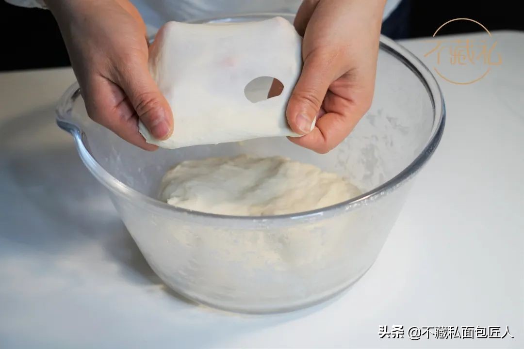 臂力堪忧，又没有揉面神器，那你一定要学这个手揉面团秘笈