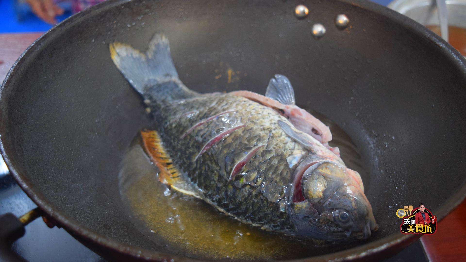鲫鱼木瓜汤做法教程,鲫鱼木瓜汤的做法大全视频