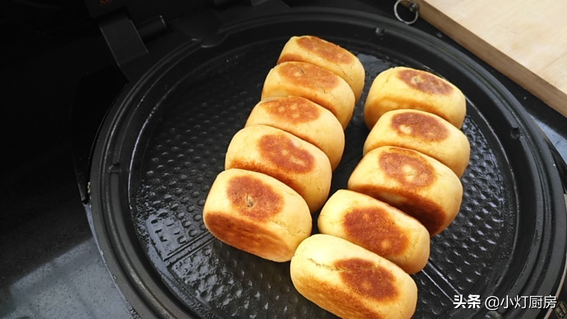 1斤玉米面发糕怎么做,1碗玉米面里加2个鸡蛋