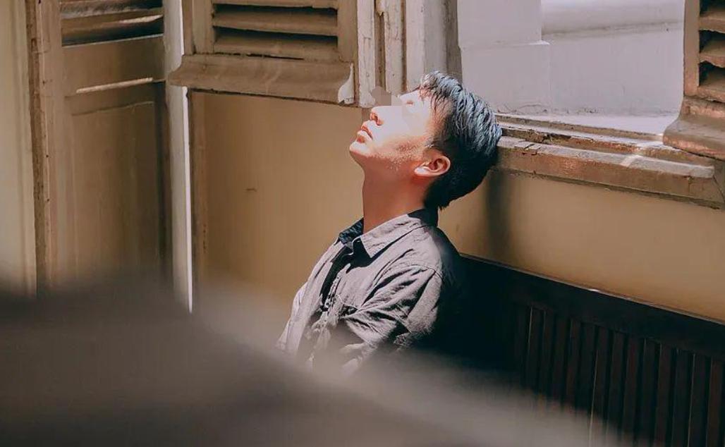 10年前卖肾少年卖苹果手机,当年卖肾换苹果4的男孩怎么样了