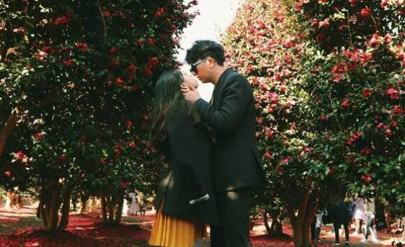 情侣怎么穿情侣装才好看,想穿情侣装又不知道怎么搭配