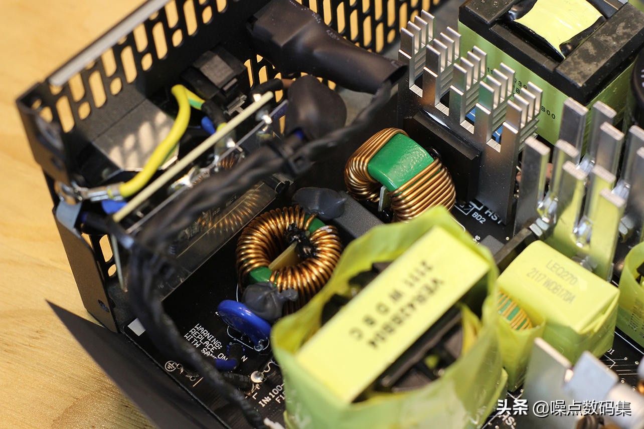 安钛克750w电源拆机,安钛克hcg650w电源安装教程