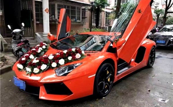 豪车婚车租赁一天多少钱,婚车豪车队租赁价格一览表