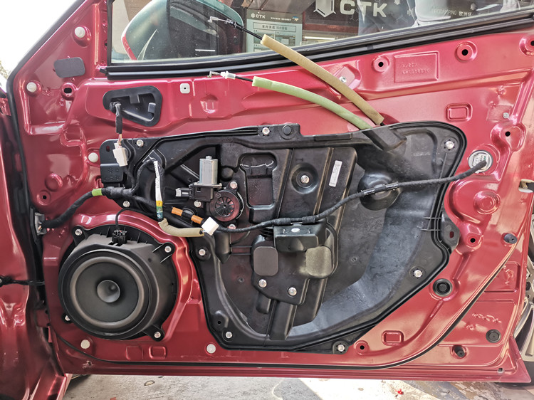 2015马自达3昂克赛拉音响效果,马自达3昂克赛拉低配改高配灯