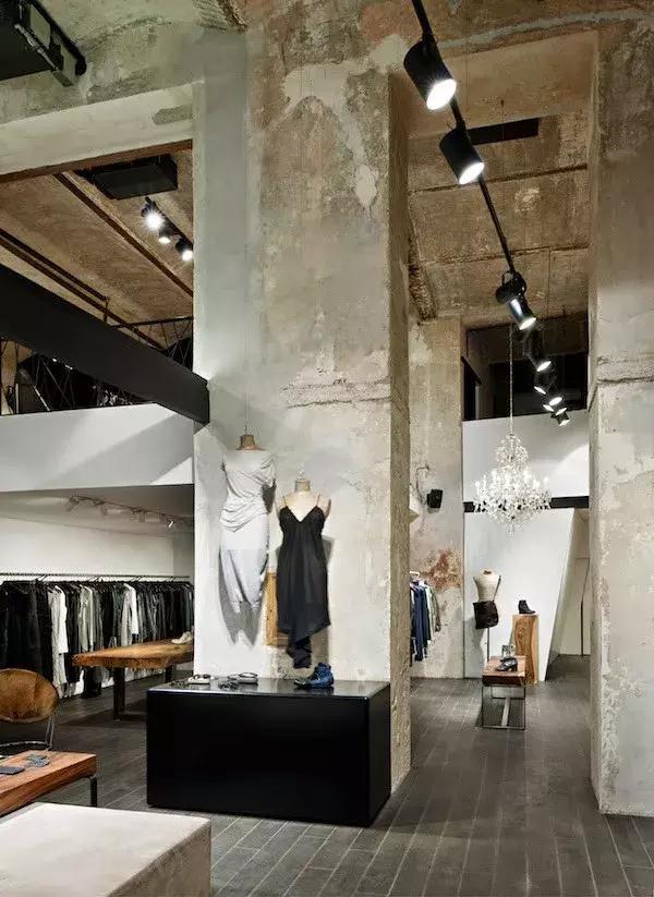 服装陈列挂衣教程,服装店如何让服装货架陈列有美感