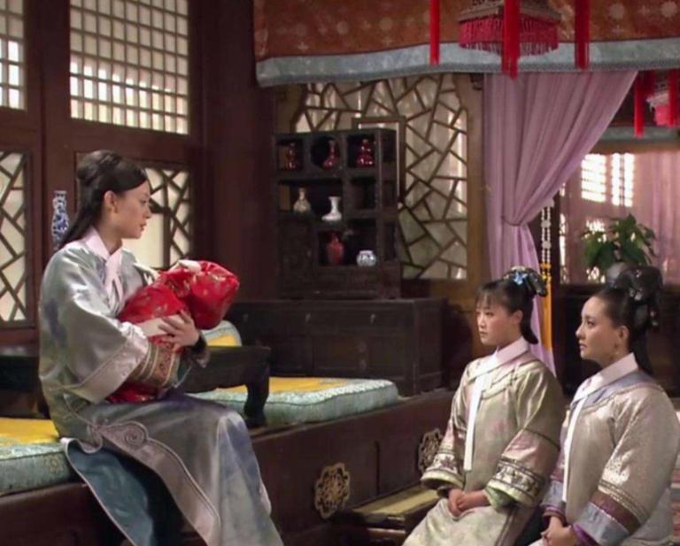 胧月摔碎九连环时甄嬛是什么等级,甄嬛传胧月长大后的悲惨命运