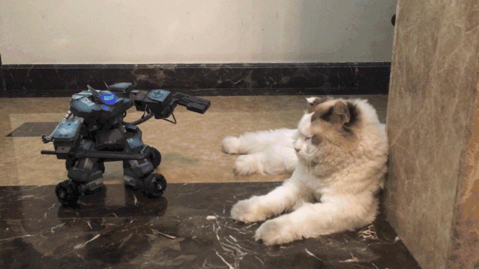 射击、近战、技能……不，这不是电脑游戏，这是Ganker机器人！