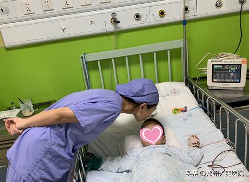 男宝总是尿到腰上怎么回事,男宝宝只能蹲着尿是什么原因