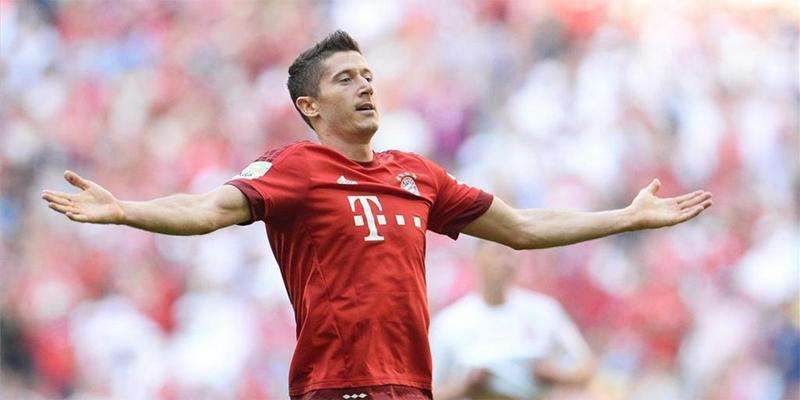 莱万多夫斯基9分钟5球足球记忆,莱万多夫斯基2020总进球中的点球