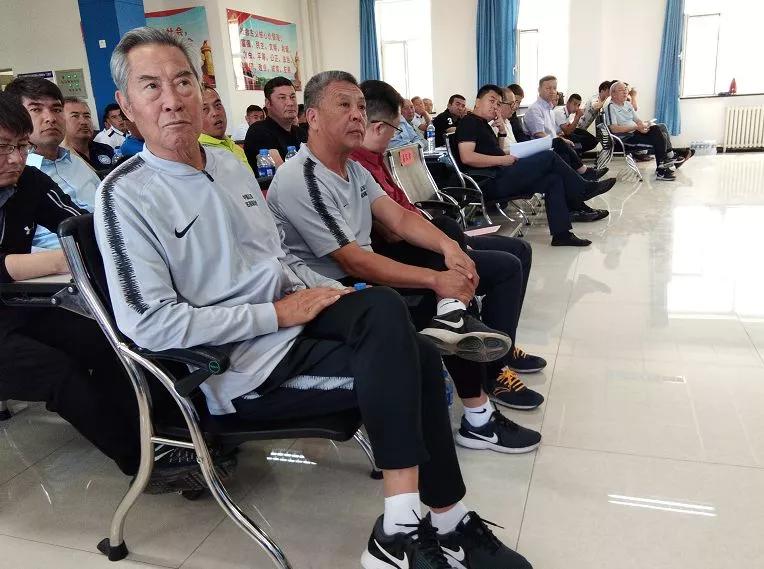 中国足球青训训练营,中国足球名宿团