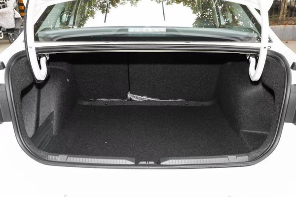 空间大动力好舒适性好的轿车推荐,宝来2023款1.5l自动畅行限量版动力