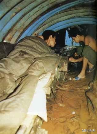 没有老鼠不叫猫耳洞:老山战士逮住2公斤大鼠,铁链拴起当宠物