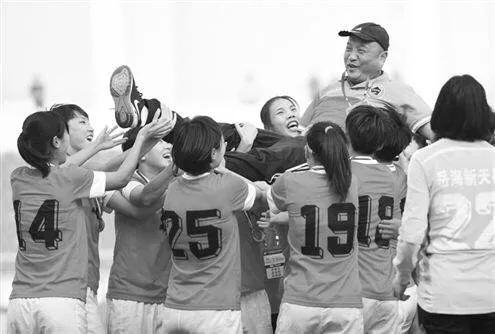 殷铁生国足,殷铁生谈青岛足球队