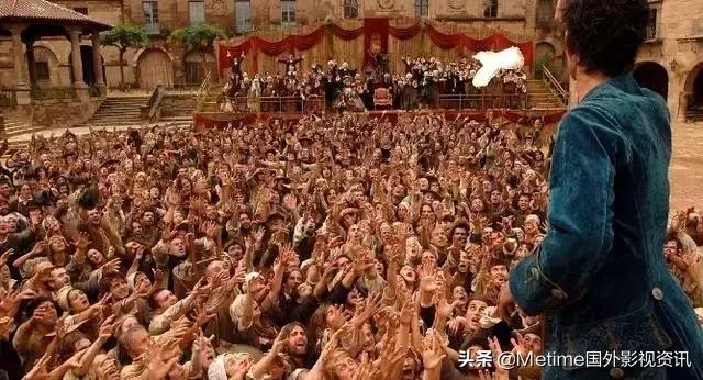 这是一部有味道的电影,资本主义的肮脏恶臭却开出了纯粹的爱之花