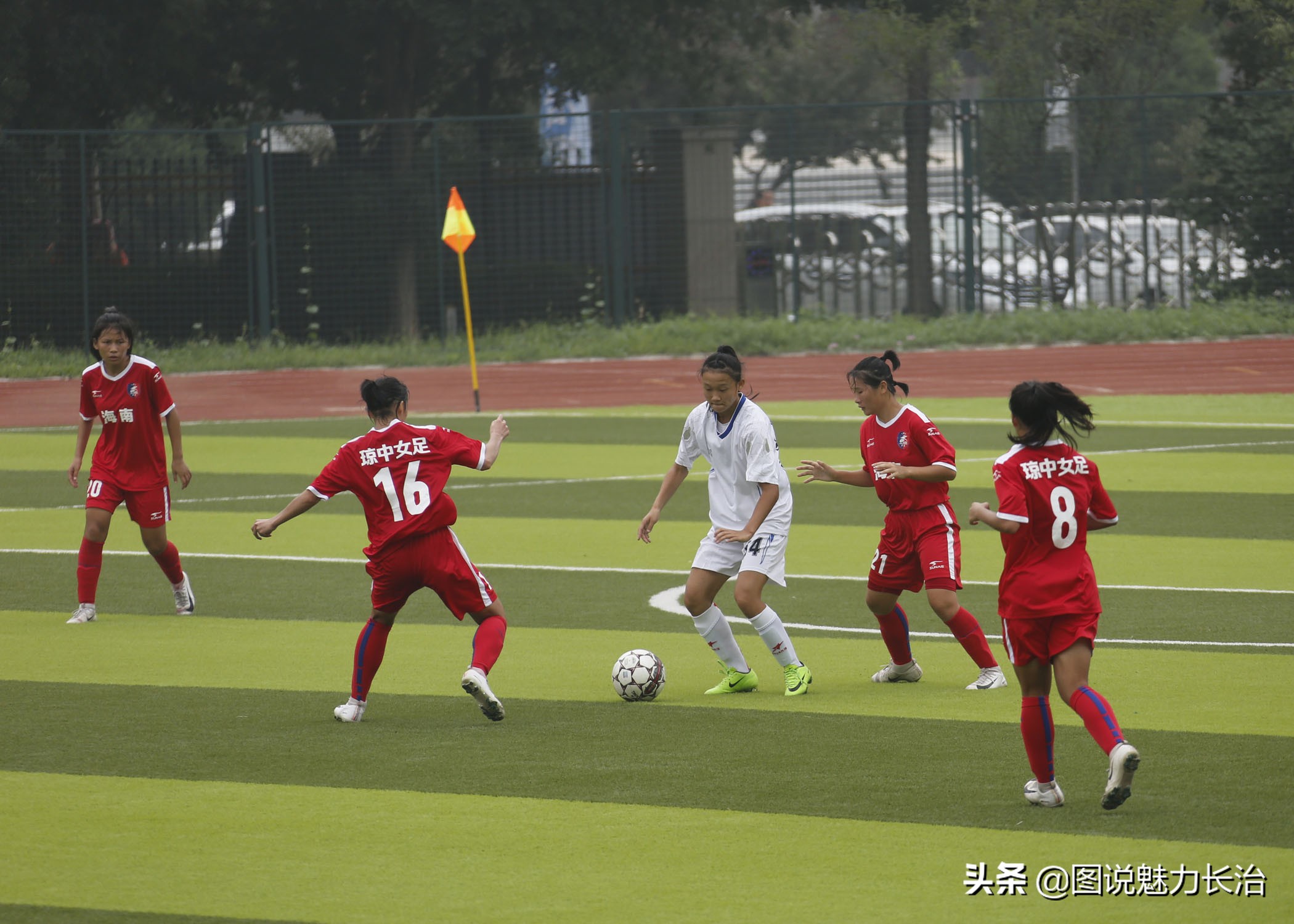 足球球员受伤瞬间,盘点足球比赛上的精彩瞬间