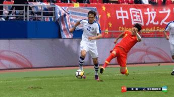 韦世豪爆铲运动员怎么样了,韦世豪脏动作合集