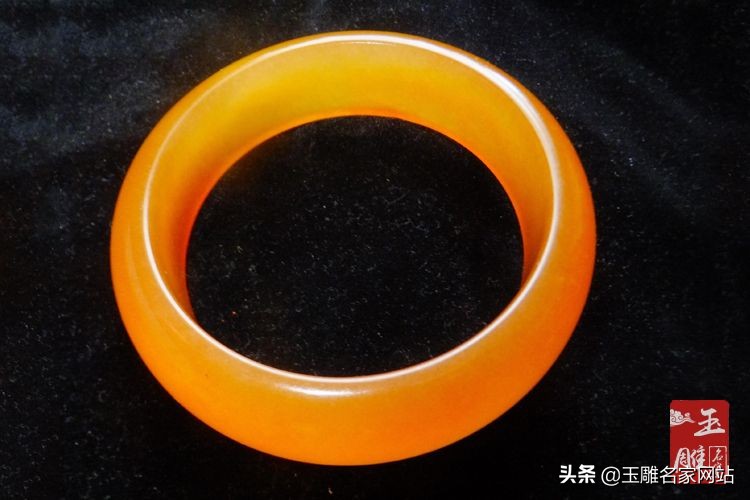 金丝玉手镯多少钱合适,金丝玉手镯好卖吗