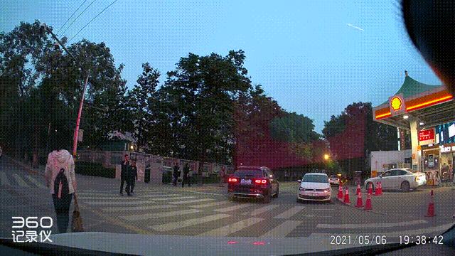 最值得购买的前后双录行车记录仪,什么品牌的全屏行车记录仪最好