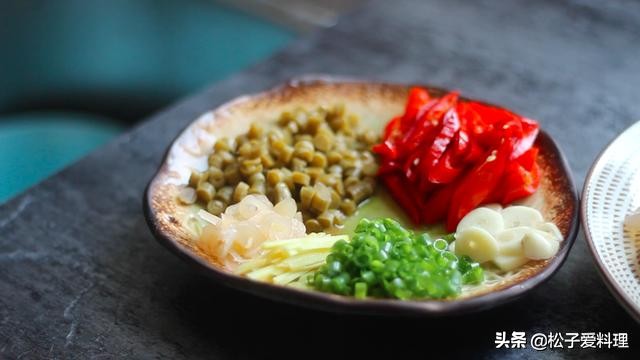 看到了就如获至宝定会买回家，配上剁辣椒炒一盘，酸辣滑嫩好过瘾