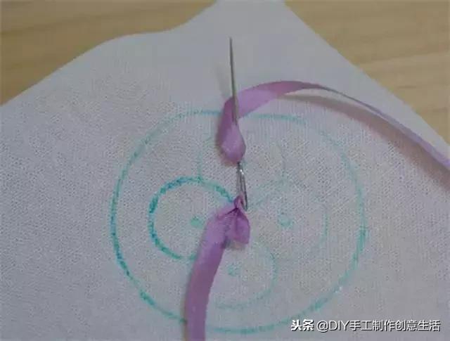 丝带手工发夹制作教程,丝带发夹手工制作蝴蝶结