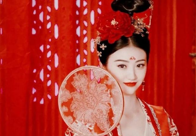 景甜的十年演艺之路,景甜2017年人气爆表势头强劲