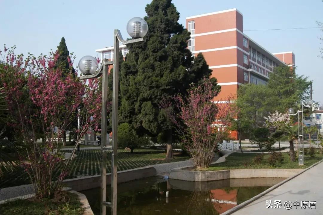 河南农业职业学院计划招生6400人，采用平行志愿录取！