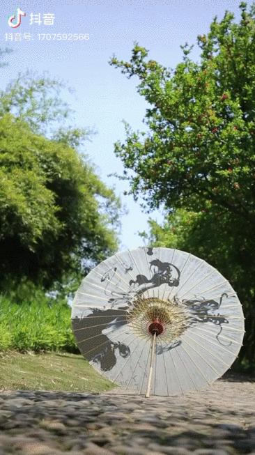 这位走红抖音的油纸伞手艺人,油纸伞手艺艺人