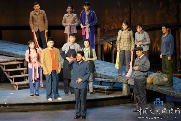 现实题材的话剧,现实主义题材话剧