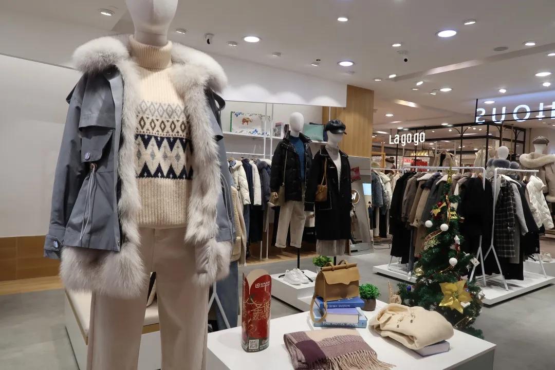 冬日劲爆献礼，引燃圣诞狂欢！利群集团城阳购物广场推出圣诞钜惠活动，精彩势不可挡