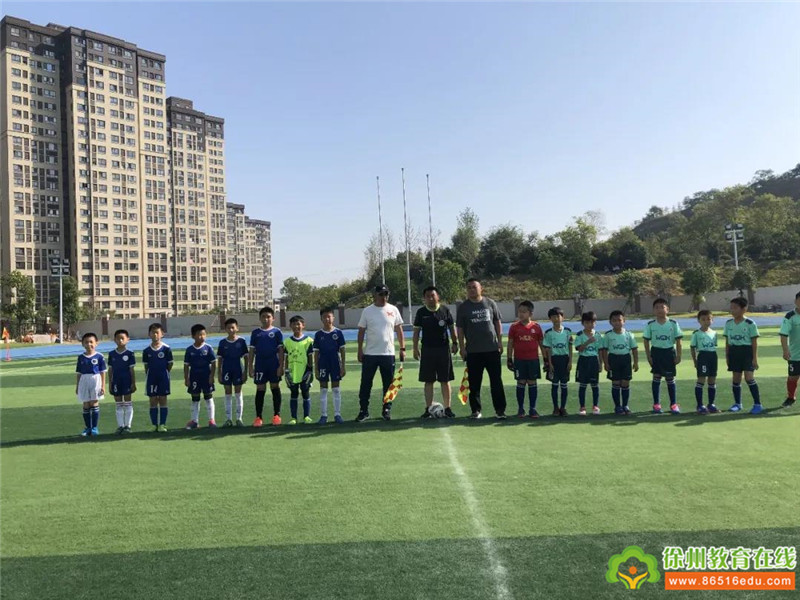 徐州市万科城民主小学体育教师,徐州市万科城民主小学五年级