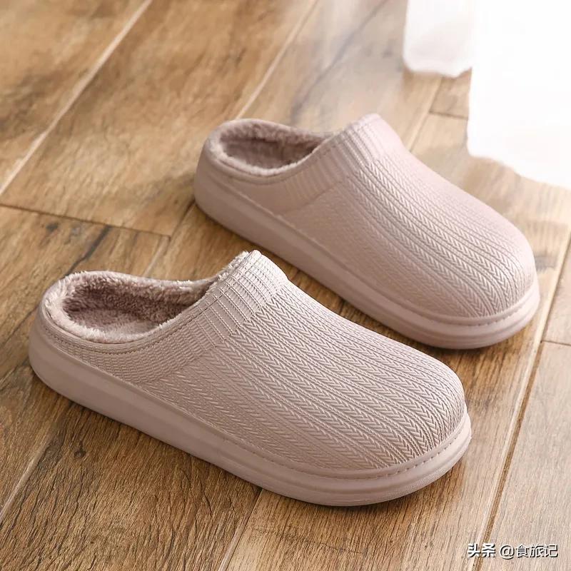 穿上这棉拖，如同踩在大朵棉花上，不怕水防滑、1秒解压，巨舒服