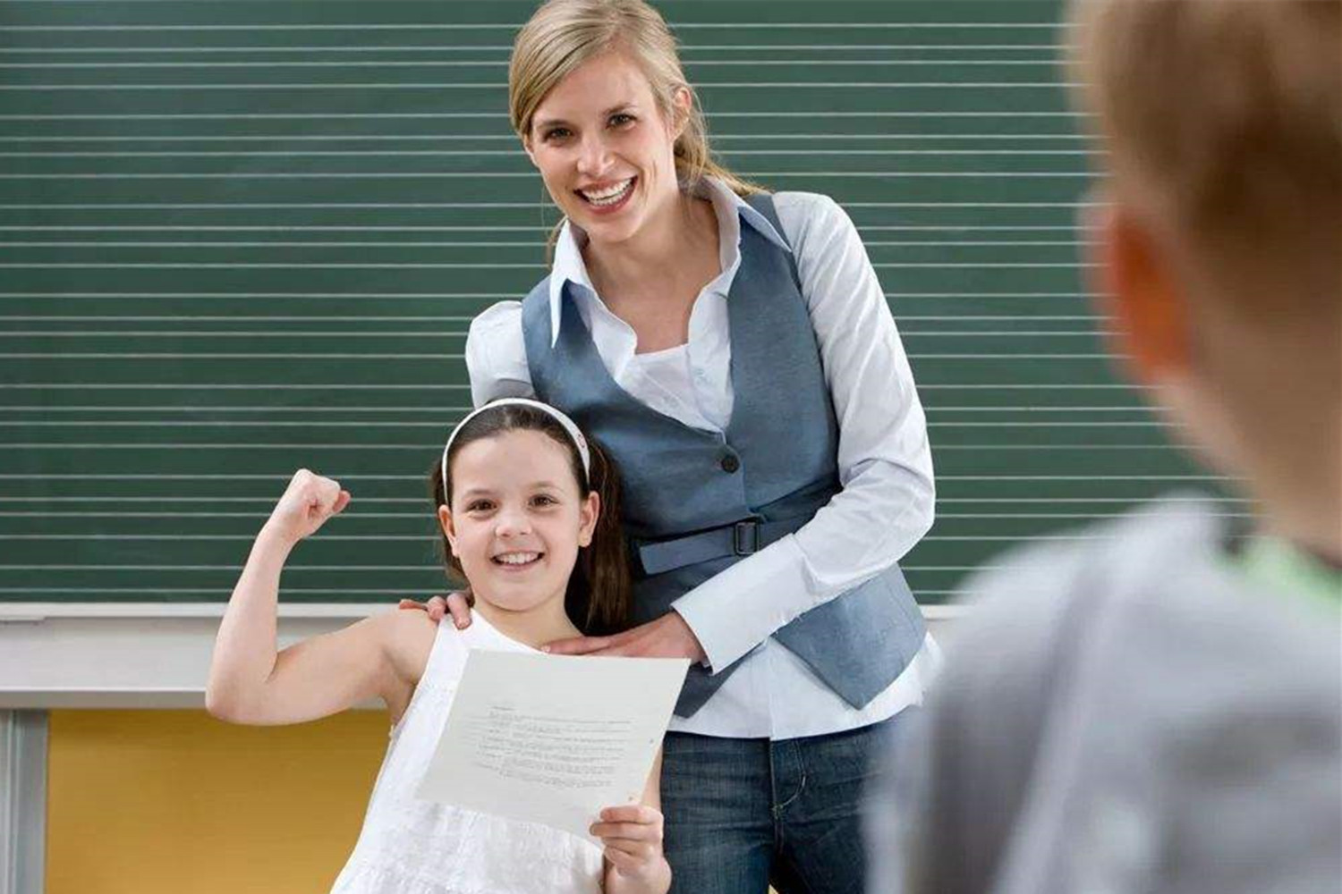 孩子是否有出息和钱没关系,父母的财力决定了孩子的自信