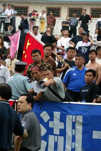 2005年武汉足球七连胜,中超深足3-0武汉长江终结五连败