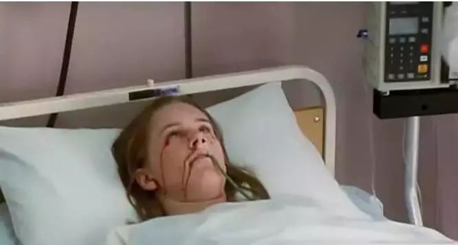 男子故意传染艾滋给大二女生,男子在群里炫耀传播艾滋病