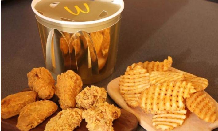 麦当劳金桶买一送一名字带金,麦当劳2024第一桶金套餐有啥