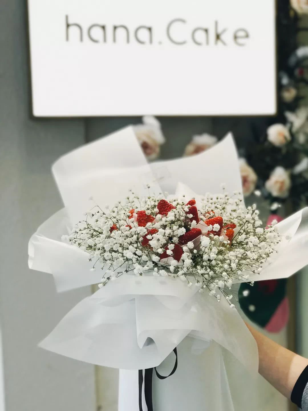 体育西这间甜品店，一屋子都是鲜花，还没有正式菜单……