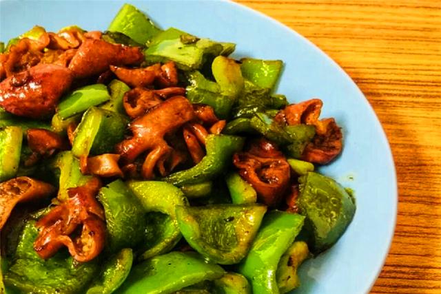 猪大肠炒出来怎么是苦的,猪大肠怎么炒才脆好吃