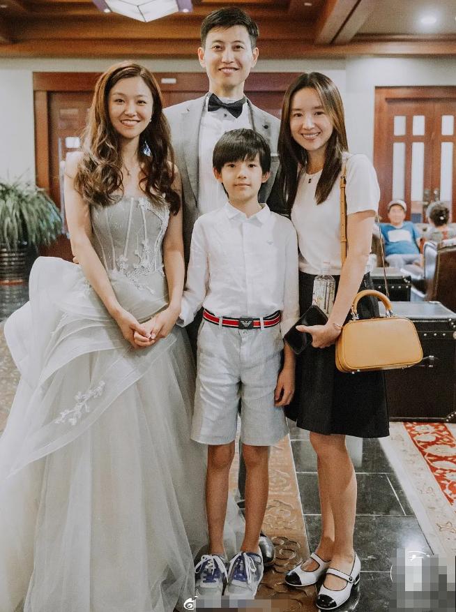 顶顶长大颜值,董洁和儿子顶顶差多少岁