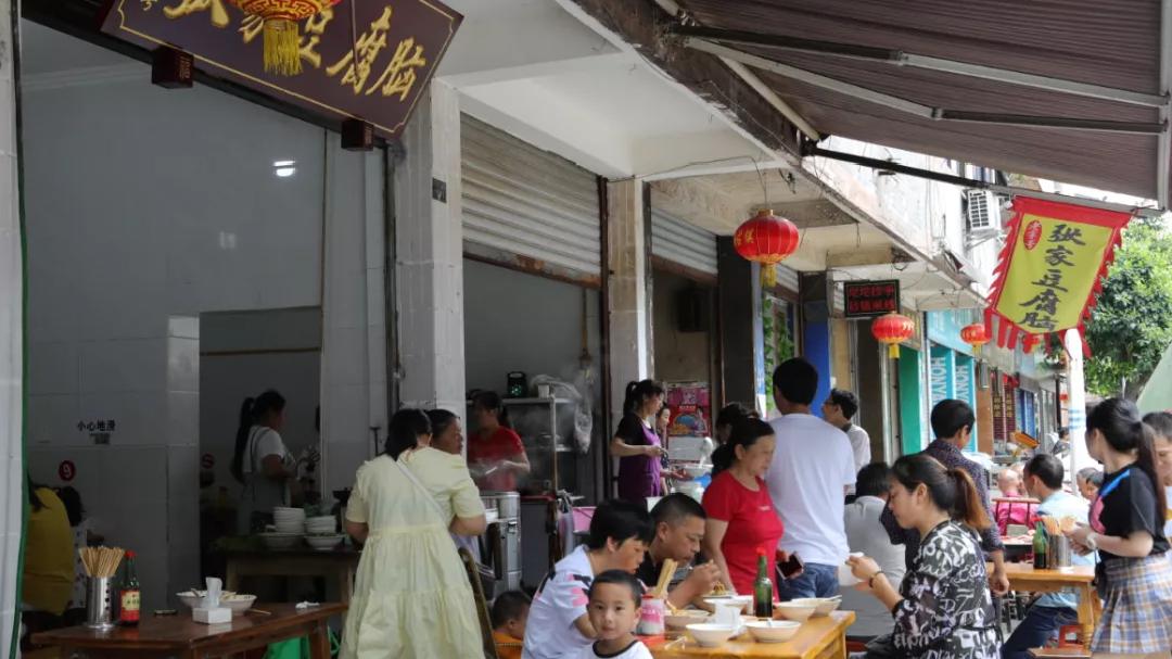 天气转好，快去峨眉这个宝藏小镇感受慢生活