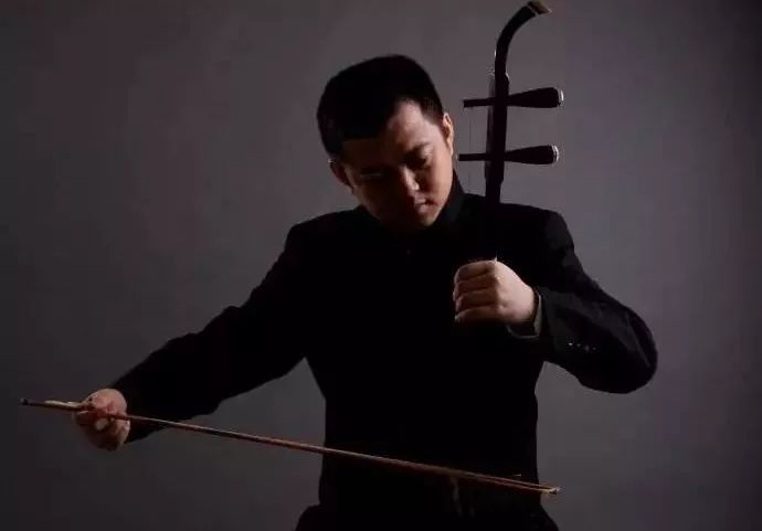 二胡初学者颤音指法如何练习,电子琴二胡初学者指法表