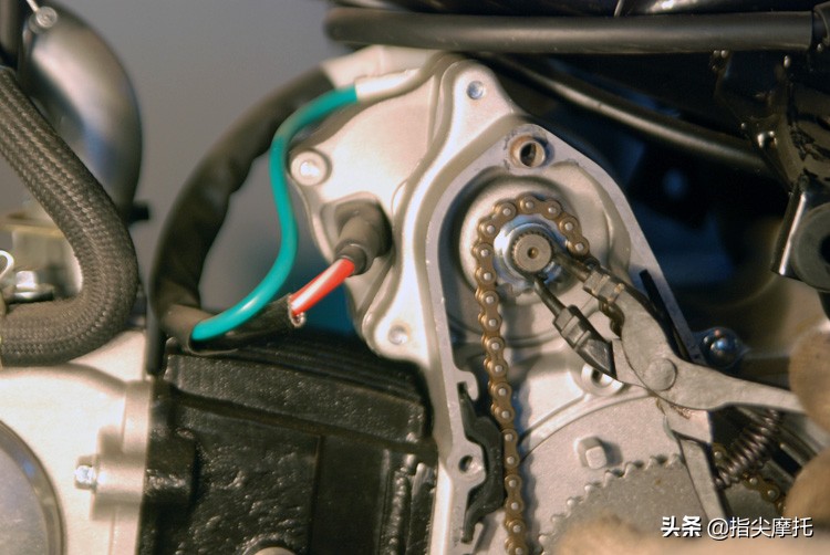 摩托车故障灯亮起启动没反应,摩托车启动出现响声的故障