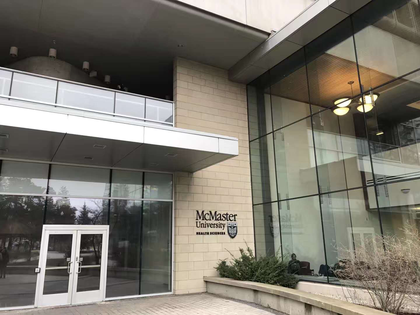 去加拿大留学怎么交学费,去加拿大留学的资产一般有多少