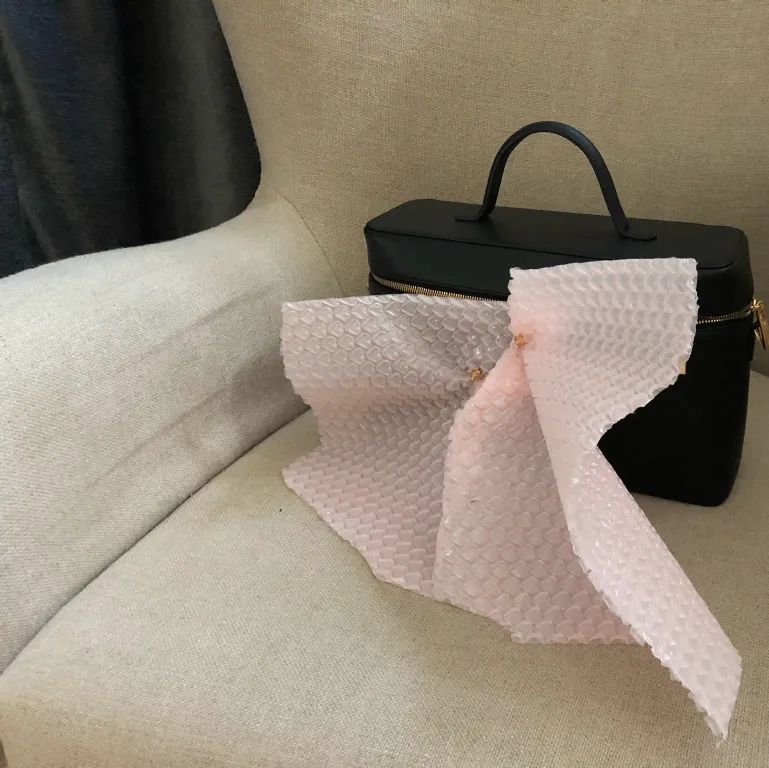 KrisXu：一个被UFO带来的国内设计师品牌包