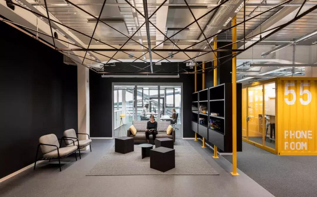 adidas总部照片,adidas总部上班