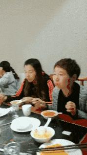 新娘开心的搞笑视频,搞笑gif开心一刻女司机上车