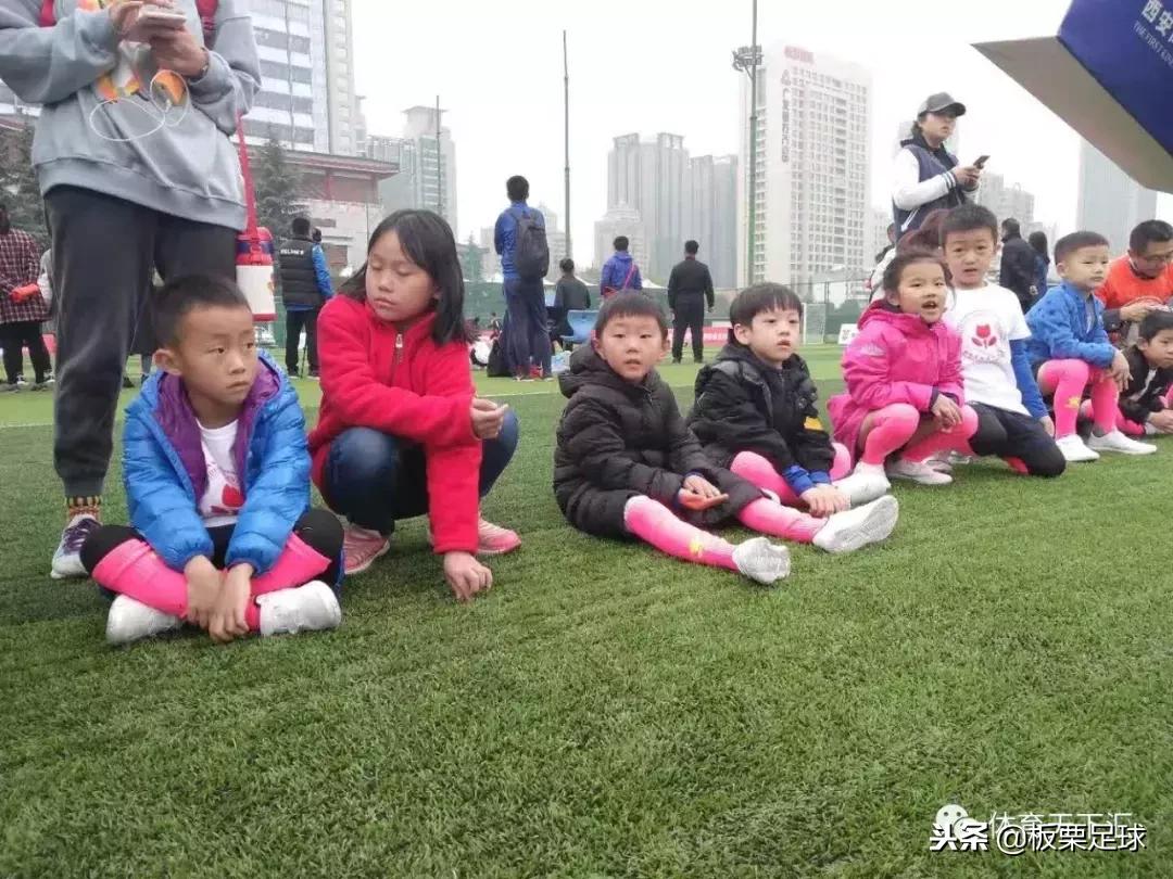 当球童的一天,当足球球童